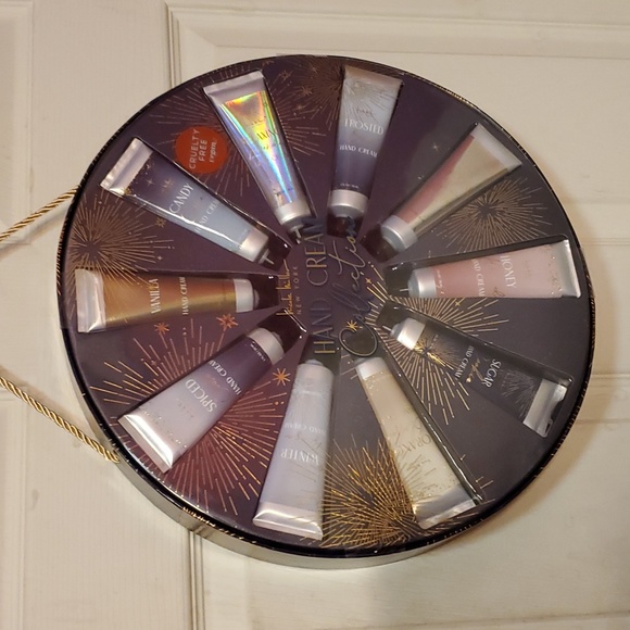 Nicole Miller New York Hand Cream Collection. - Picture 7 of 8